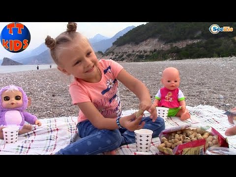 Ярослава и Куклы Беби Борн и Ненуко. Видео для детей. Пикник у моря Турция. Baby Born & Nenuco - Тренды Ютуба